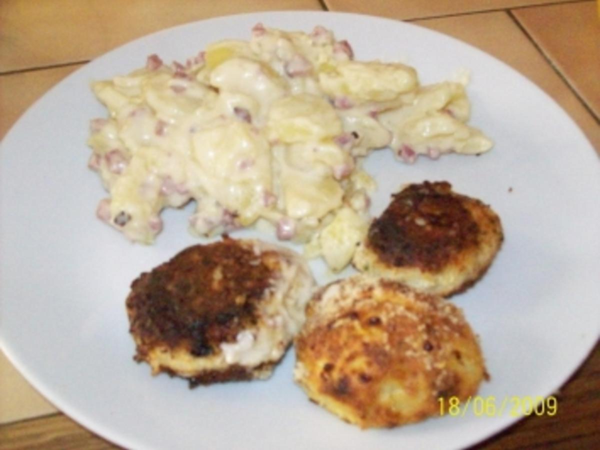 Fischfrikadelle mit Fischfilet oder Dorsch und feingehackte Zwiebel ...