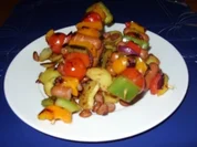 Linda´s Würstchen-Gemüsespieße mit gerösteten Wurst-Kartoffeln - Rezept