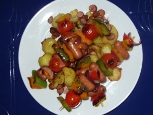 Linda´s Würstchen-Gemüsespieße mit gerösteten Wurst-Kartoffeln - Rezept - Bild Nr. 5