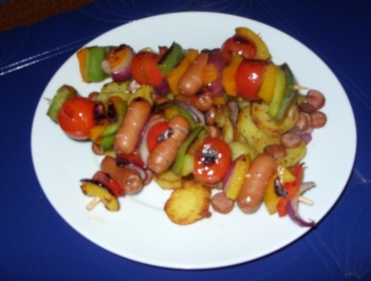 Linda´s Würstchen-Gemüsespieße mit gerösteten Wurst-Kartoffeln - Rezept - Bild Nr. 6