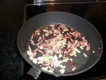 Rezept: Speck-Gemüse-Nudel-Pfanne Bild Nr. 2 Speck-Gemüse-Nudel-Pfanne - Rezept - Bild Nr. 2