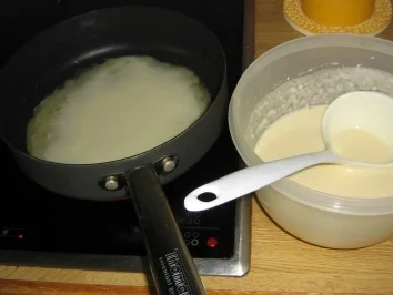 Crepe de queijo com Tomate - Rezept