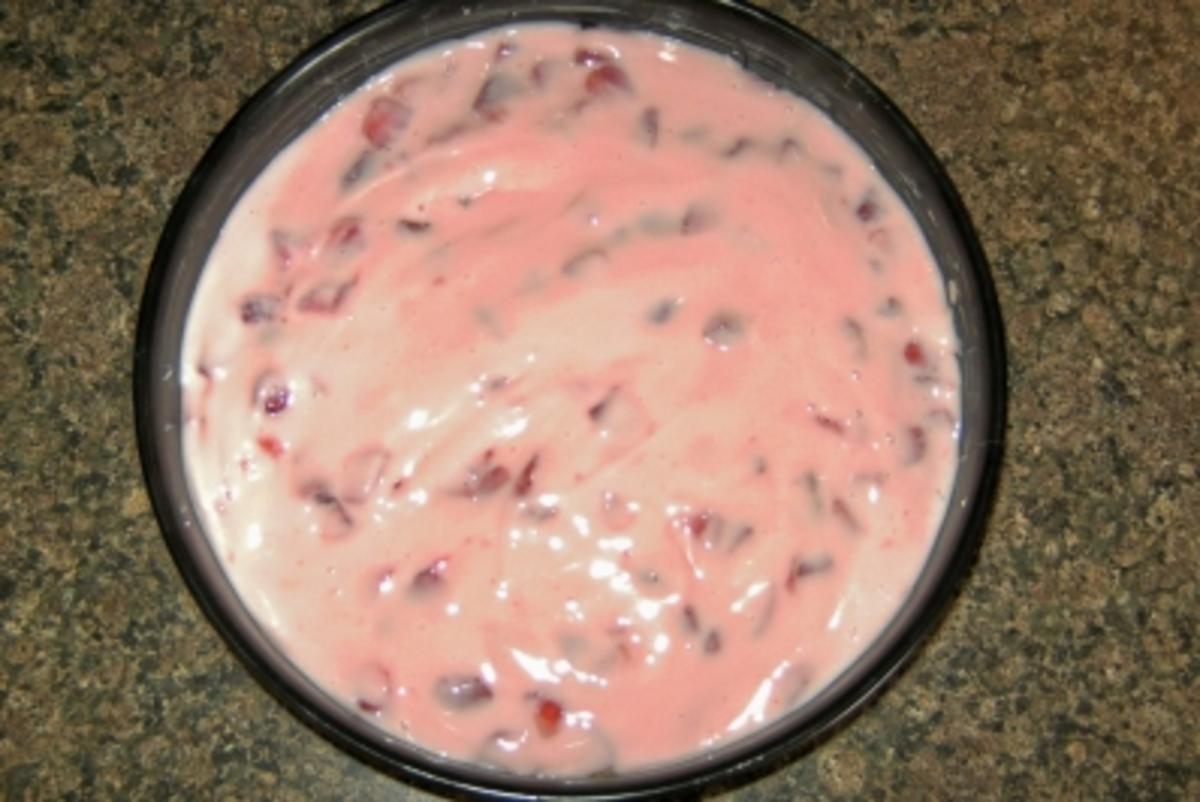 Rhabarberkuchen mit Erdbeeren - Rezept - Bild Nr. 4