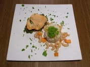 Rezept: Krabben in Reiskugeln mit Lachs auf frischen Krรคutern Krabben in Reiskugeln mit Lachs auf frischen Krรคutern - Rezept