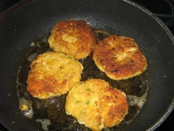 Puten-Kräuterfrikadellen mit Ei - Rezept - Bild Nr. 6