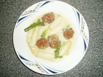 Rezept: Spargelragout mit Hackklößchen Spargelragout mit Hackklößchen - Rezept