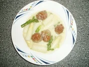 Rezept: Spargelragout mit Hackklรถรchen Spargelragout mit Hackklรถรchen - Rezept