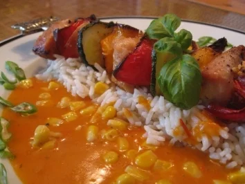 Truthahn - Gemüsespieß auf Reissockel an einer pikanten Sauce - Rezept - Bild Nr. 4