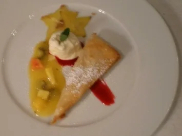 Ananastaschen an Vanille-Honigeis - Rezept