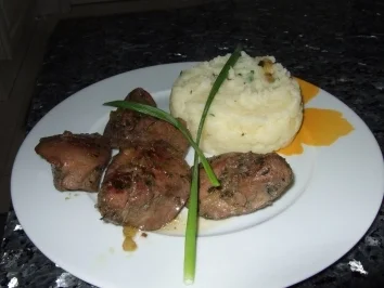 Rezept: Putenleber mit Zwiebeln Putenleber mit Zwiebeln - Rezept