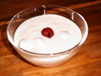 Quarkspeise mit Kirschen - Rezept
