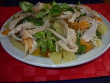 Rezept: Exotisch-Fruchtiger-Feldsalat mit Brathähnchenstreifen Exotisch-Fruchtiger-Feldsalat mit Brathähnchenstreifen - Rezept