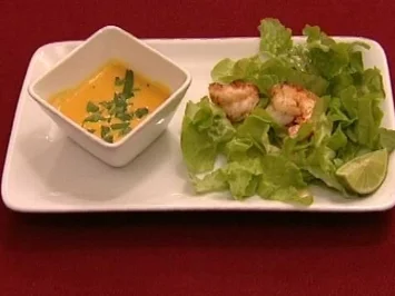 Rezept: Orange Soup und Eichblattsalat mit einer fetten Gamba (Antje Lewald) Orange Soup und Eichblattsalat mit einer fetten Gamba (Antje Lewald) - Rezept