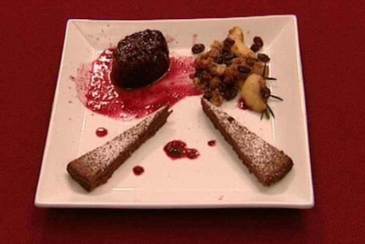 Quartett aus Schokotarte, Apfel im Sud und Waldbeerensorbet (Antje ...