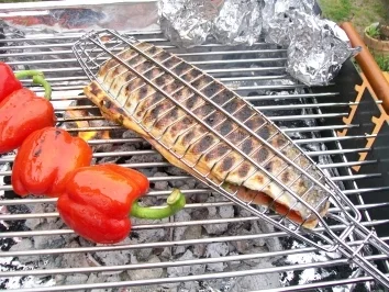 Rezept: Lachsforelle vom Holzkohlegrill Lachsforelle vom Holzkohlegrill - Rezept