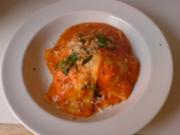 selbstgemachte Ravioli in Tomatensauce - Rezept