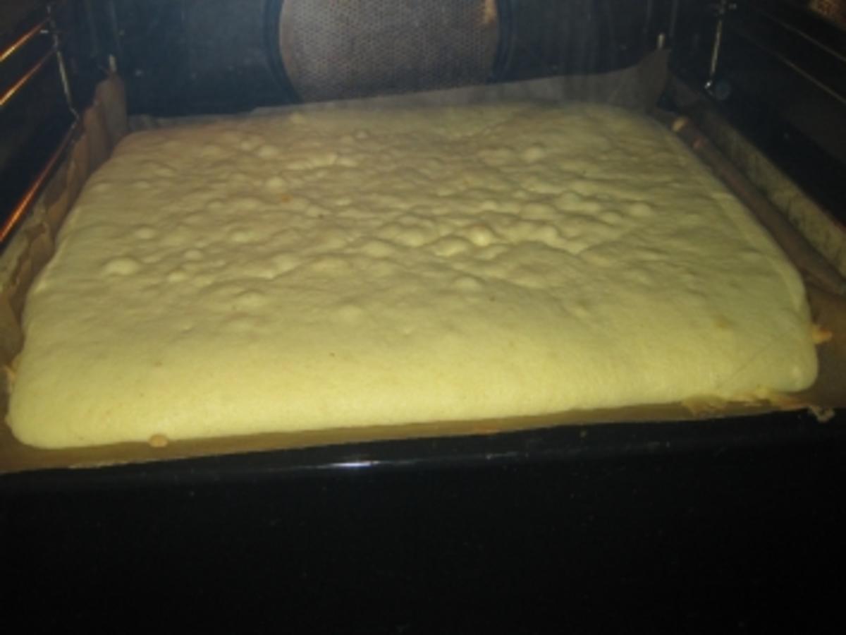 Erdbeer Sahnerolle - einfach - von rosinenschneckele