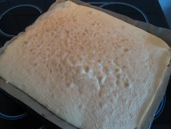 Rezept: Erdbeer-Sahnerolle Bild Nr. 5 Erdbeer-Sahnerolle - Rezept - Bild Nr. 5