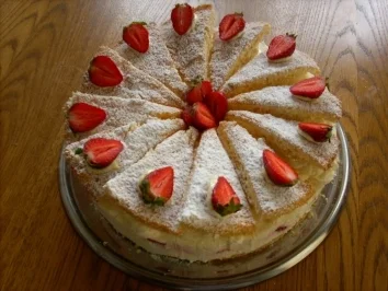 Käsesahne-Fächertorte mit Erdbeeren - Rezept - Bild Nr. 2