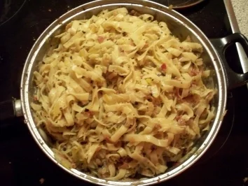 Tagliatelle an Porree mit gerösteten Pilzbrösel - Rezept - Bild Nr. 2