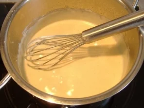 Rezept: Spargel im Schinkenmantel mit Blattspinat und Käsesahne überbacken Bild Nr. 2 Spargel im Schinkenmantel mit Blattspinat und Käsesahne überbacken - Rezept - Bild Nr. 2