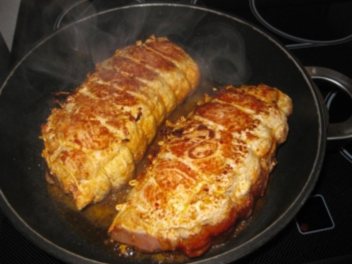 Schinkenrollbraten mit Frischkäse-Zwiebel-Füllung - Rezept - kochbar.de