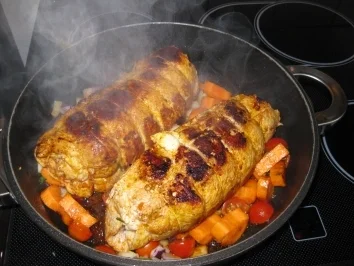 Schinkenrollbraten mit Frischkäse-Zwiebel-Füllung - Rezept - Bild Nr. 4