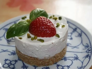 Rezept: Erdbeer Törtchen Bild Nr. 2 Erdbeer Törtchen - Rezept - Bild Nr. 2