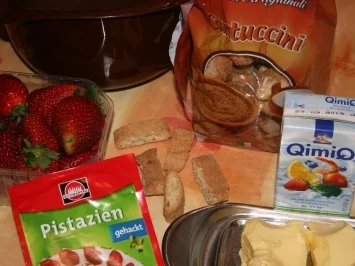 Rezept: Erdbeer Törtchen Bild Nr. 3 Erdbeer Törtchen - Rezept - Bild Nr. 3