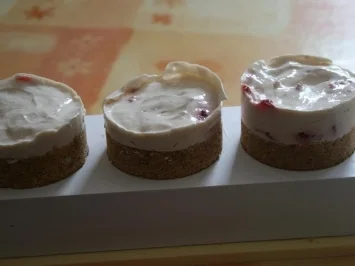 Rezept: Erdbeer Törtchen Bild Nr. 8 Erdbeer Törtchen - Rezept - Bild Nr. 8