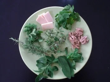 Walnuss-Kräuter-Pesto - Rezept