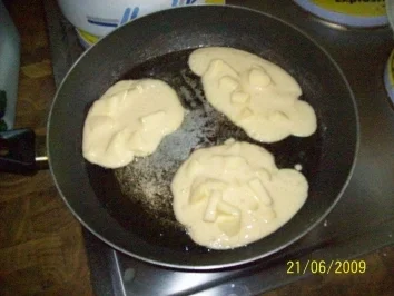 Rezept: Eierpfannküchlein mit Äpfel Bild Nr. 4 Eierpfannküchlein mit Äpfel - Rezept - Bild Nr. 4