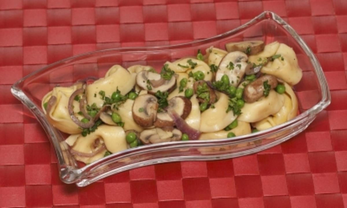 Bilder für Tortelloni-Champignons-Salat - Rezept