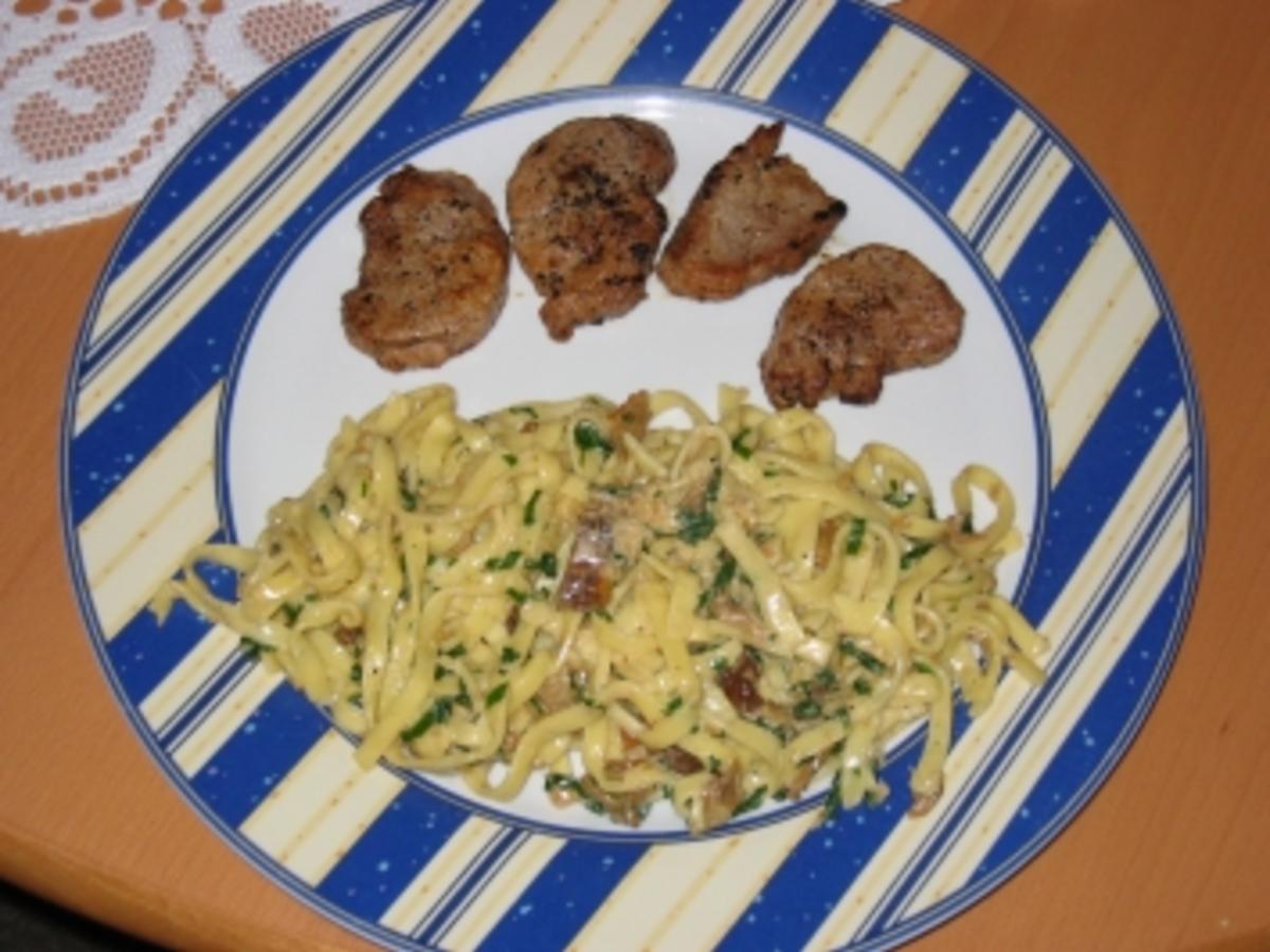 Tagliatelle mit Steinpilzsauce - einfach - 179 kcal/100g