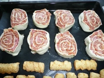 Gefüllte Blätterteigschnecken - Rezept