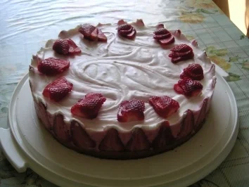 Rezept: erdbeer- sekt - torte Bild Nr. 2 erdbeer- sekt - torte - Rezept - Bild Nr. 2