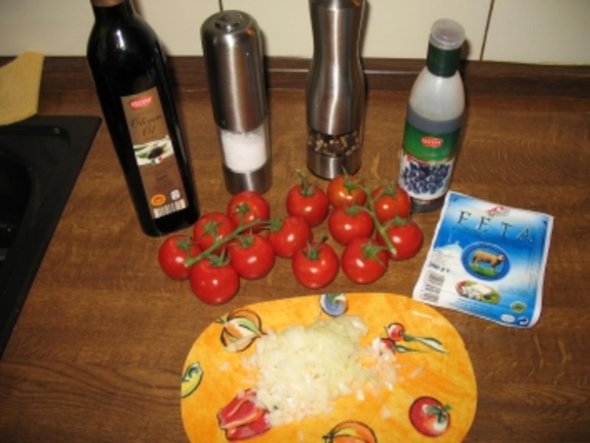 Tomatensalat mit Schafskäse - Rezept - Bild Nr. 2