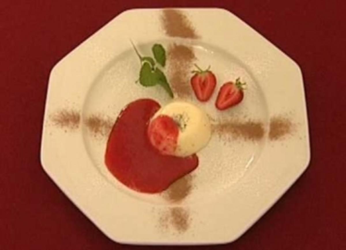 Panna Cotta auf Erdbeer-Püree (Martin Stosch) - Rezept