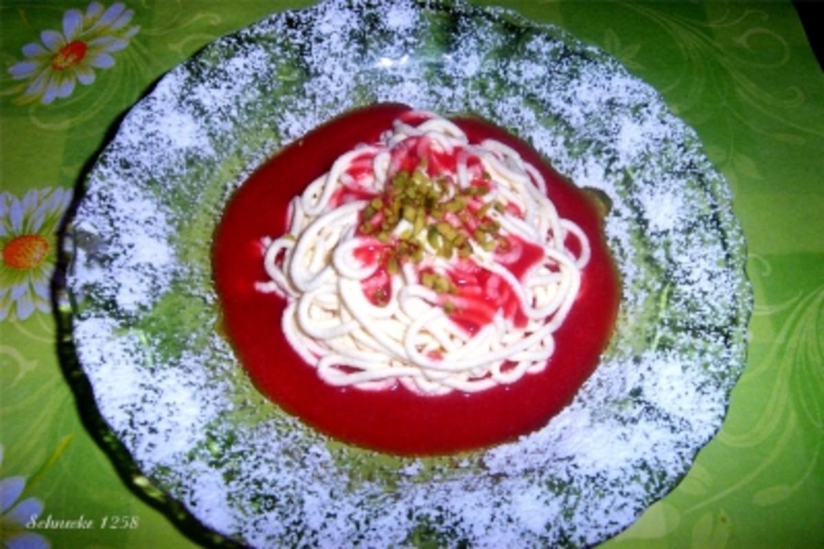 Spaghettiquark mit Erdbeerpüree - Rezept - Bild Nr. 2
