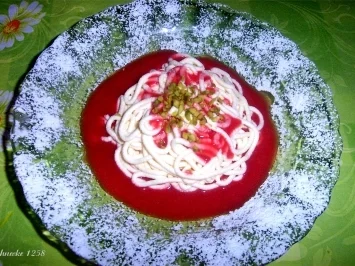 Spaghettiquark mit Erdbeerpüree - Rezept - Bild Nr. 2