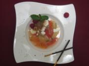 Salat von weißen und roten Grapefruits mit Minzblatt und Szechuanpfeffer - Rezept