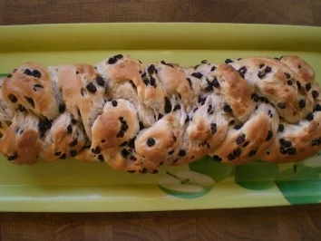 Rezept: Hefezopf mit Rosinen Bild Nr. 5 Hefezopf mit Rosinen - Rezept - Bild Nr. 5