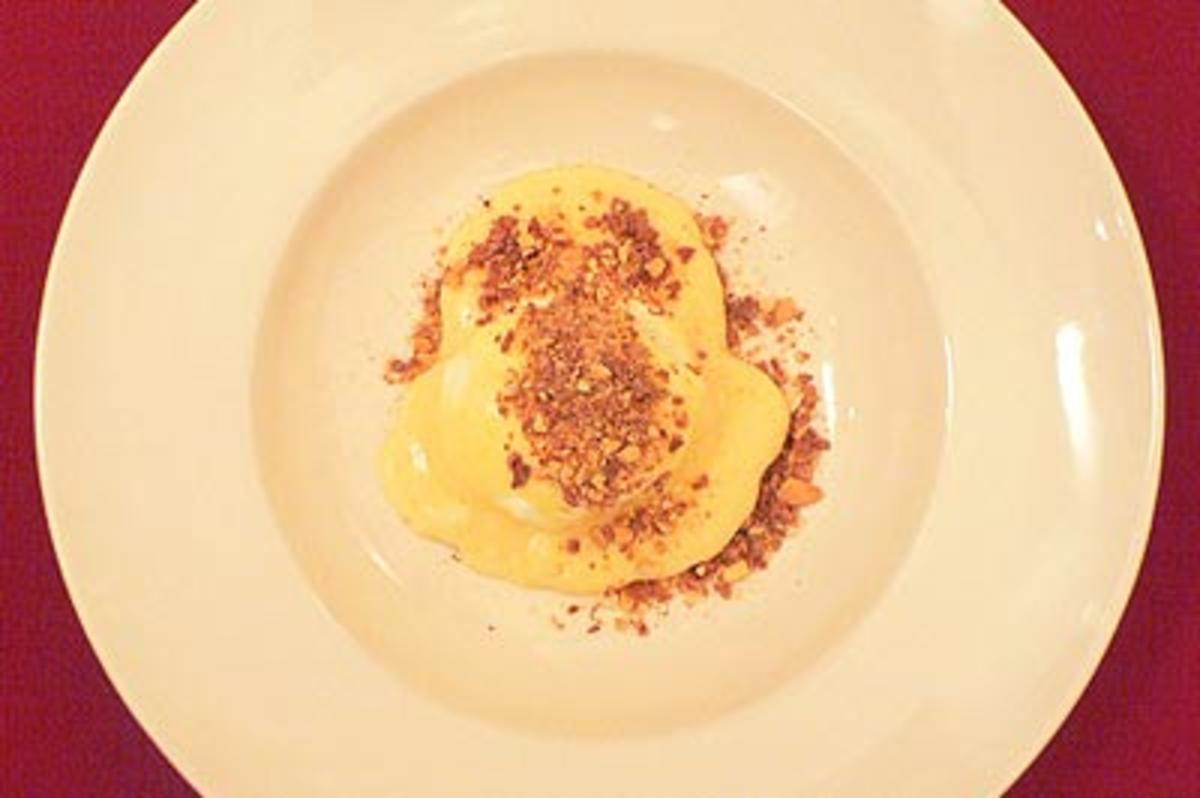 Nuss-Zabaione mit gebrannten Mandeln - Rezept - kochbar.de