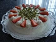 Erdbeer-Kokoskugel-Torte - Rezept