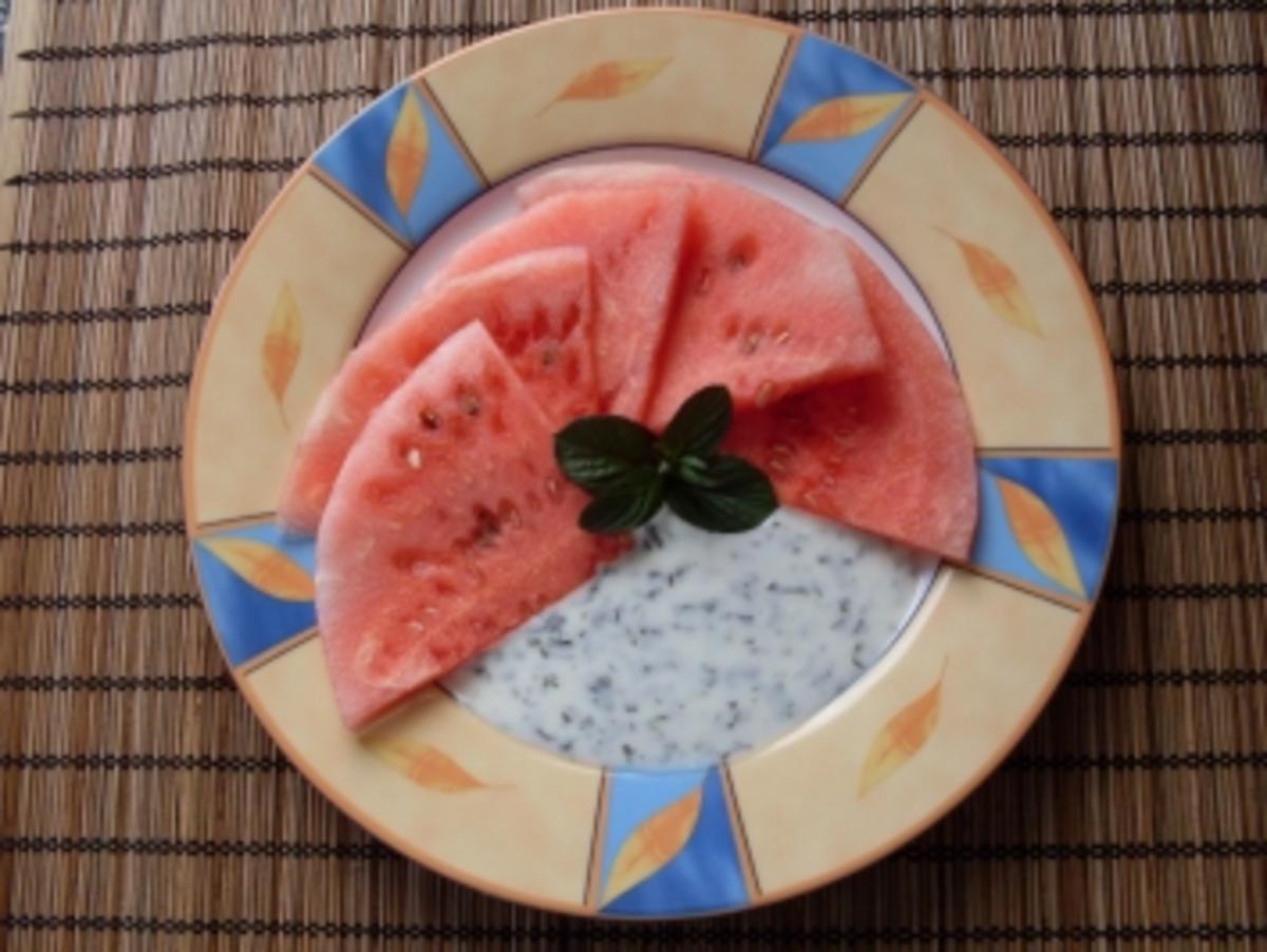 Bilder für Grappa-Melone an Minz-Joghurt Rezept