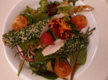 Rezept: Kaninchenrückenfilet auf Wildkräutersalat Kaninchenrückenfilet auf Wildkräutersalat - Rezept