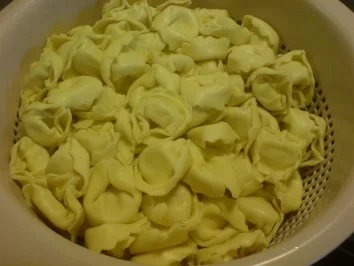 Rezept: Tortellini-Gemüse-Auflauf Bild Nr. 2 Tortellini-Gemüse-Auflauf - Rezept - Bild Nr. 2