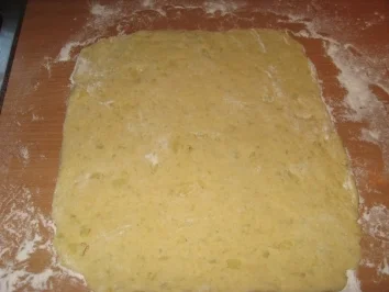 Kartoffelröllchen mit Zwiebel-Walnussfüllung - Rezept - Bild Nr. 3