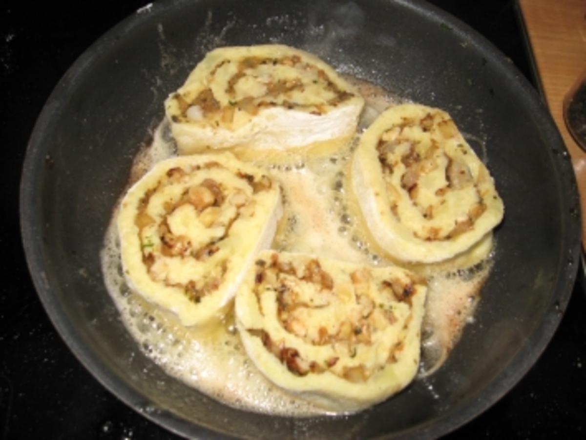 Kartoffelröllchen mit Zwiebel-Walnussfüllung - Rezept - Bild Nr. 6