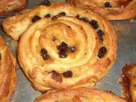 KLEINGEBÄCK - Rosinenschnecken - Rezept